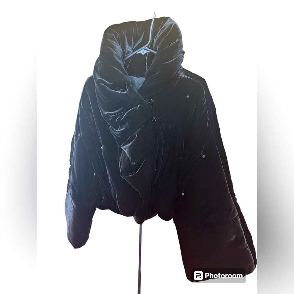 Excellent Condition / Fabulous Dramatic Armani Co… - image 1